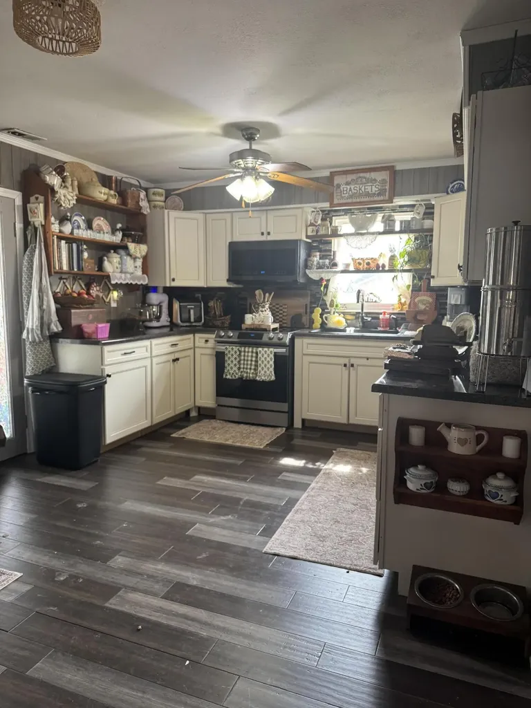 156 Wellington Drive Middlesboro KY 40965