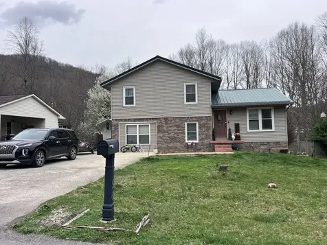 156 Wellington Drive Middlesboro KY 40965