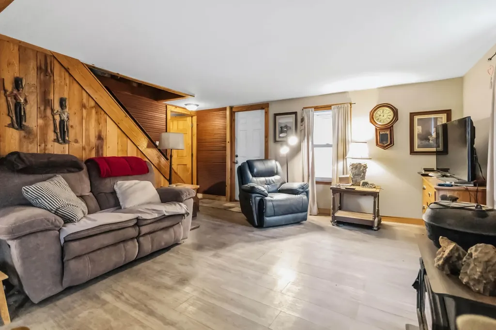 1666 Pointer Creek Road Science Hill KY 42553