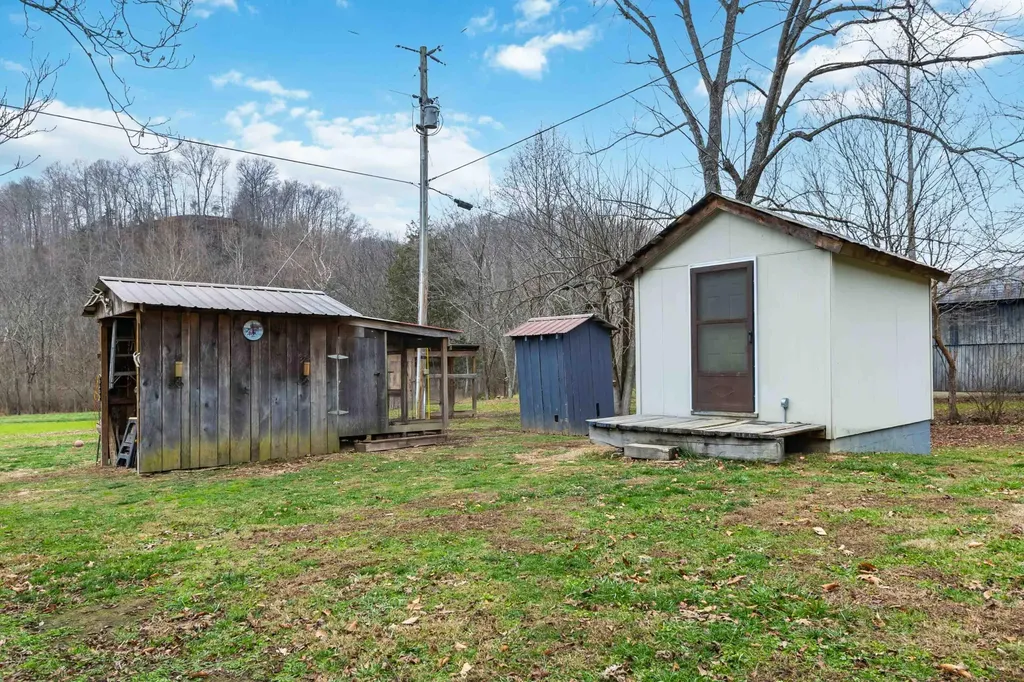 1666 Pointer Creek Road Science Hill KY 42553