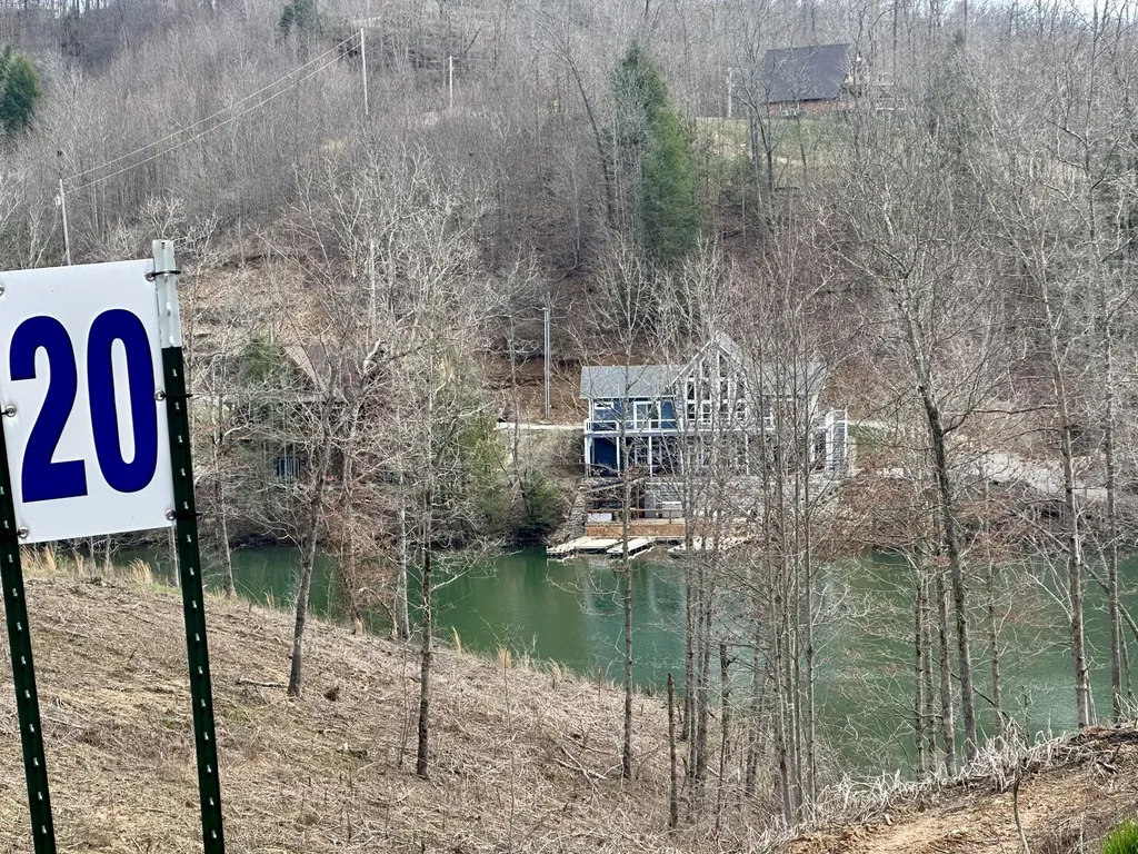 Lot 20 Sleepy Hollow Road East Bernstadt KY 40729
