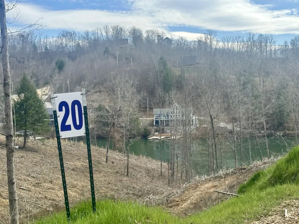 Lot 20 Sleepy Hollow Road East Bernstadt KY 40729