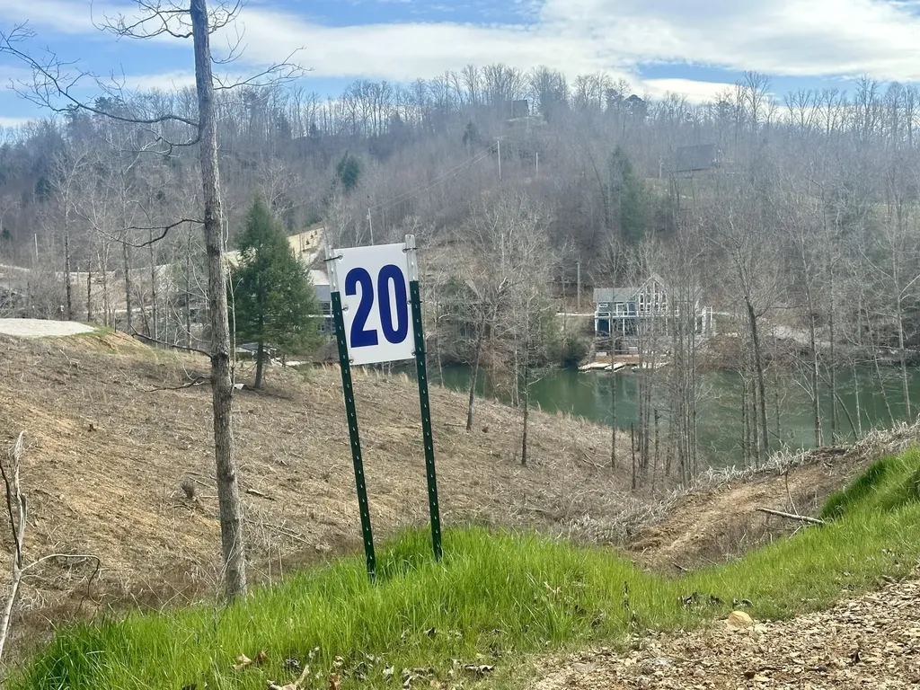 Lot 20 Sleepy Hollow Road East Bernstadt KY 40729