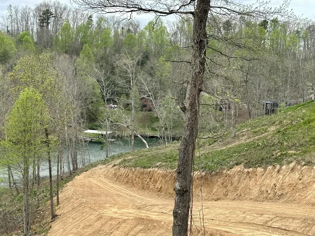 Lot 20 Sleepy Hollow Road East Bernstadt KY 40729