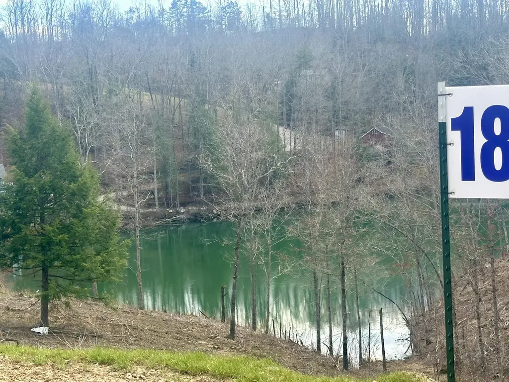 Lot 18 Sleepy Hollow Road East Bernstadt KY 40729