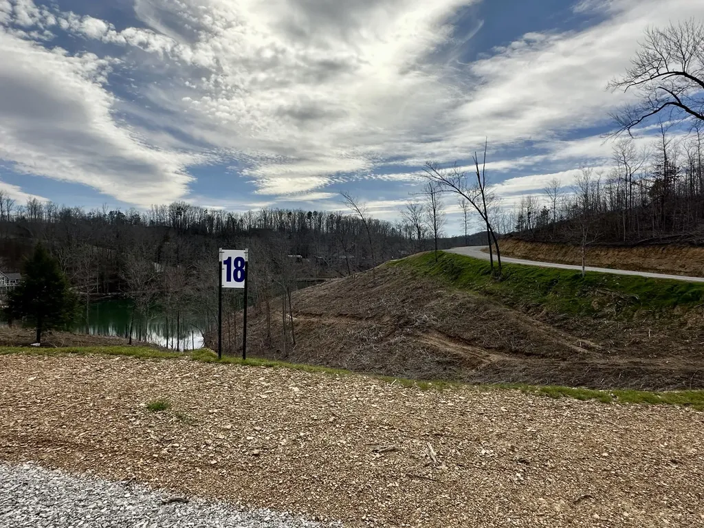Lot 18 Sleepy Hollow Road East Bernstadt KY 40729
