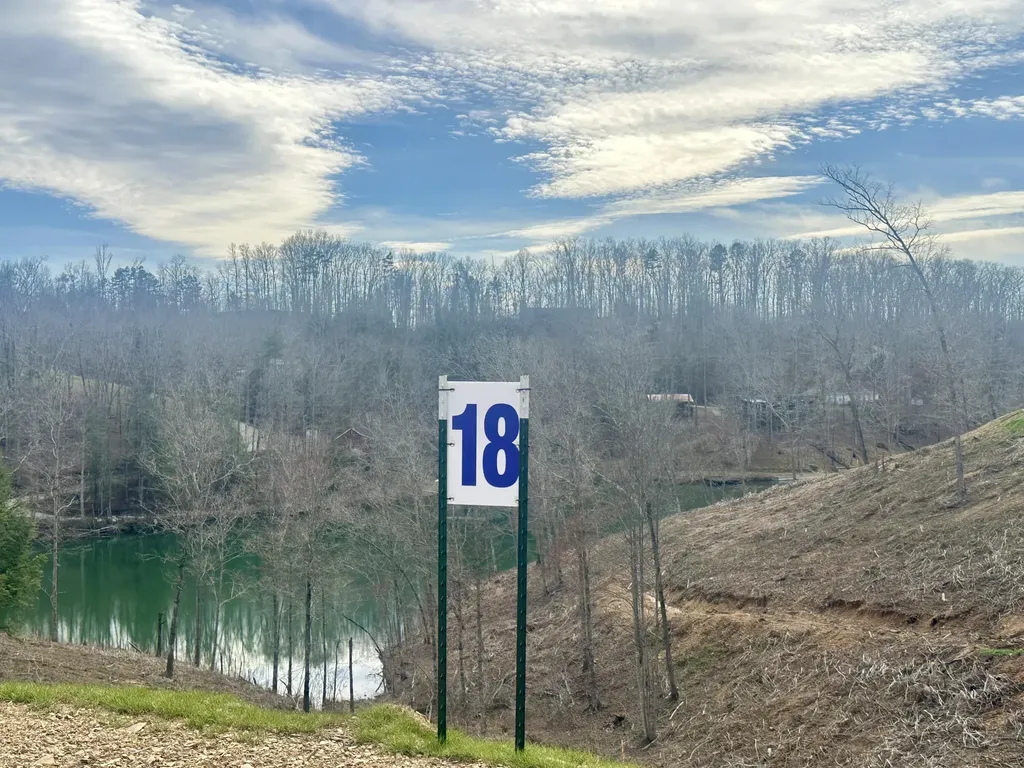 Lot 18 Sleepy Hollow Road East Bernstadt KY 40729