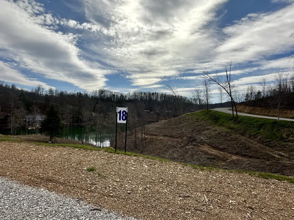 Lot 18 Sleepy Hollow Road East Bernstadt KY 40729