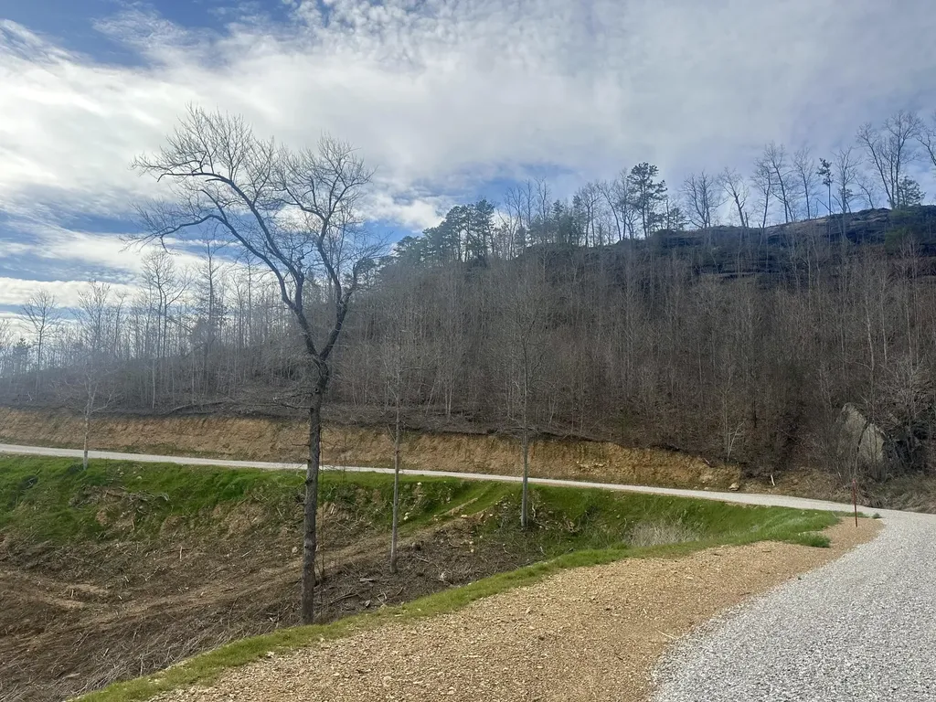 Lot 18 Sleepy Hollow Road East Bernstadt KY 40729