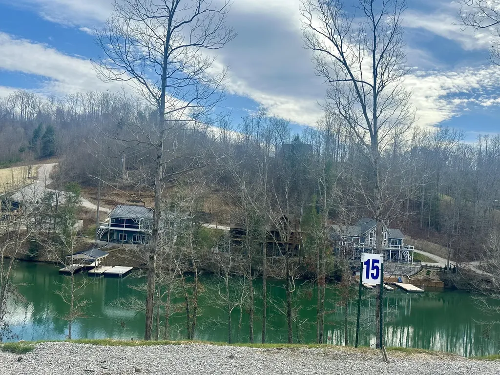 Lot 15 Sleepy Hollow Road East Bernstadt KY 40729