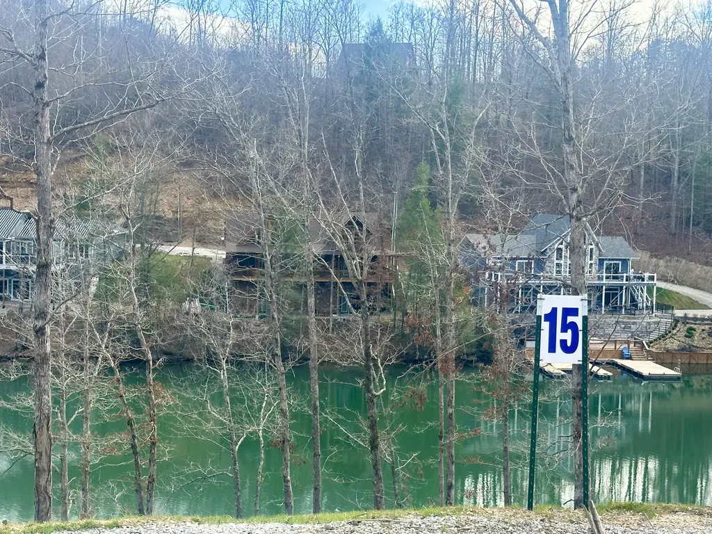 Lot 15 Sleepy Hollow Road East Bernstadt KY 40729