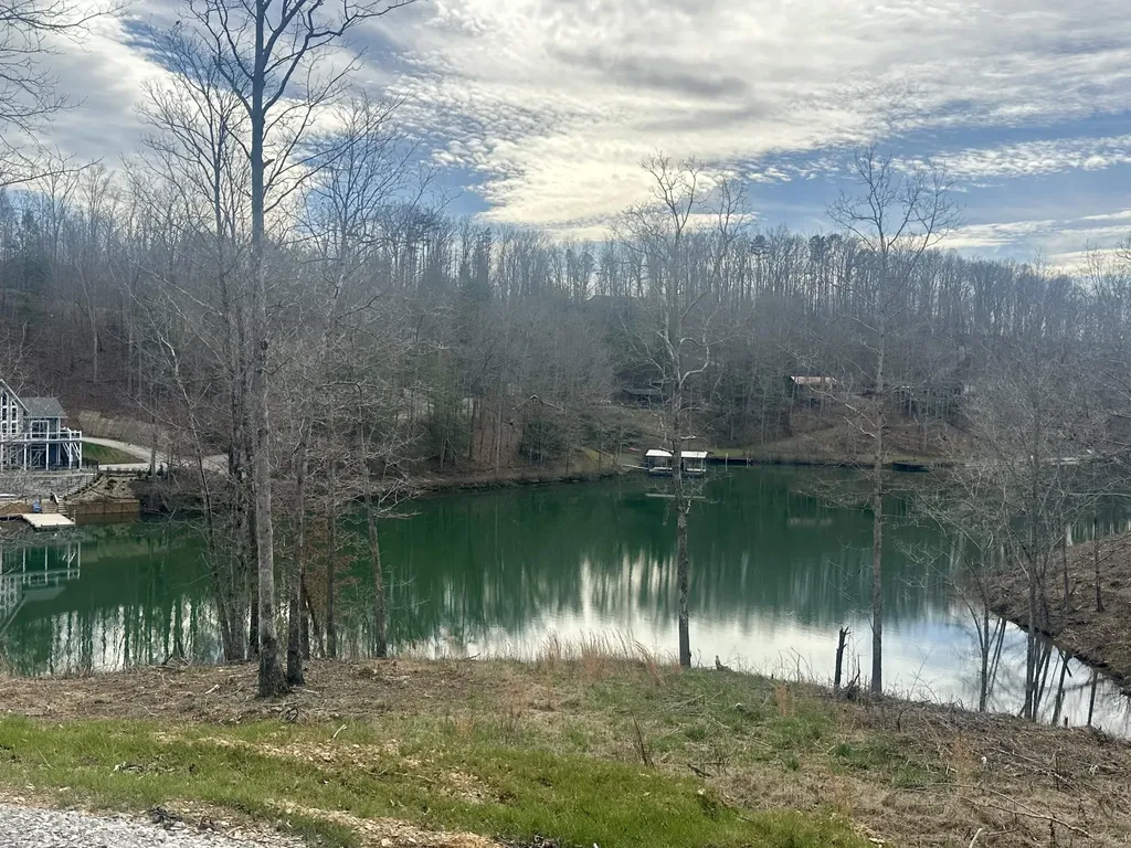 Lot 17 Sleepy Hollow Road East Bernstadt KY 40729