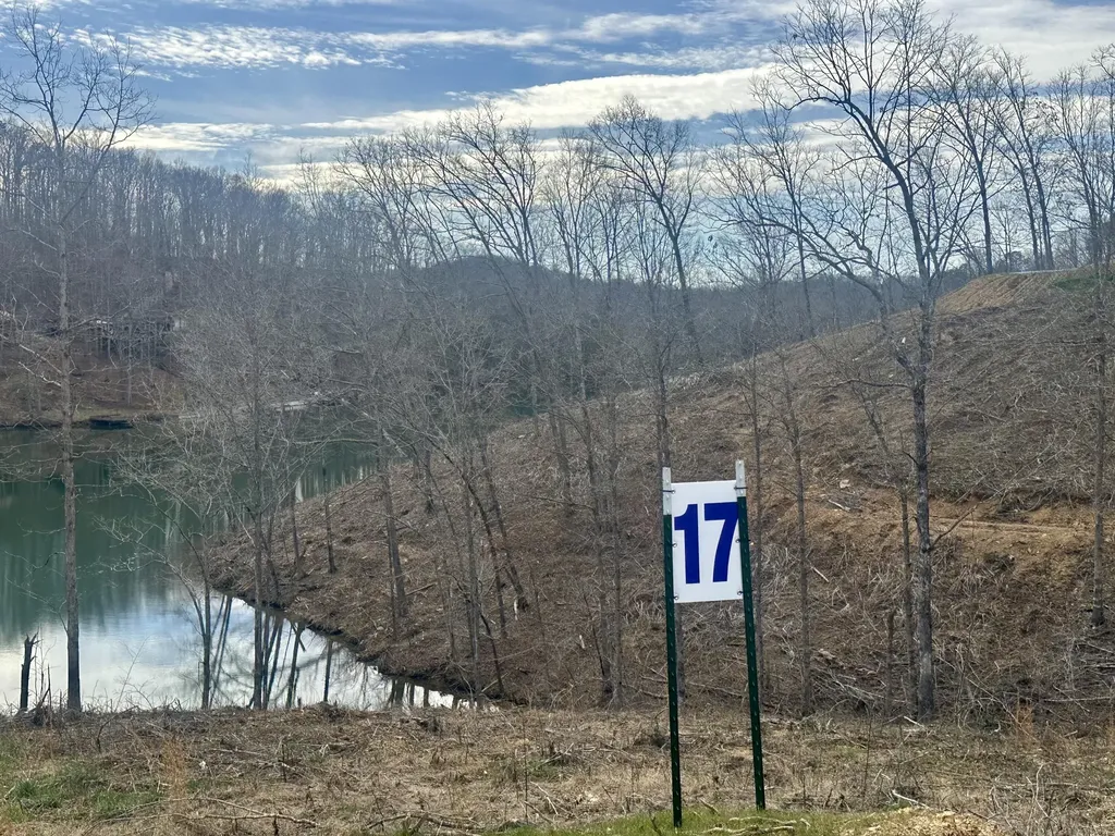 Lot 17 Sleepy Hollow Road East Bernstadt KY 40729