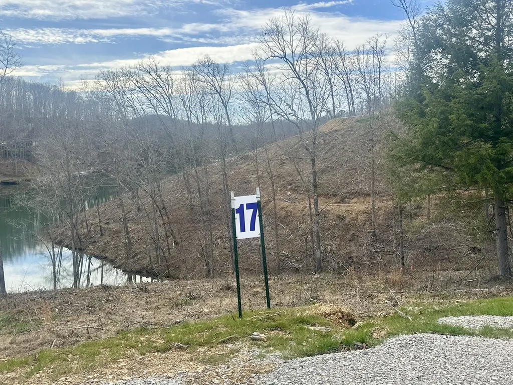 Lot 17 Sleepy Hollow Road East Bernstadt KY 40729