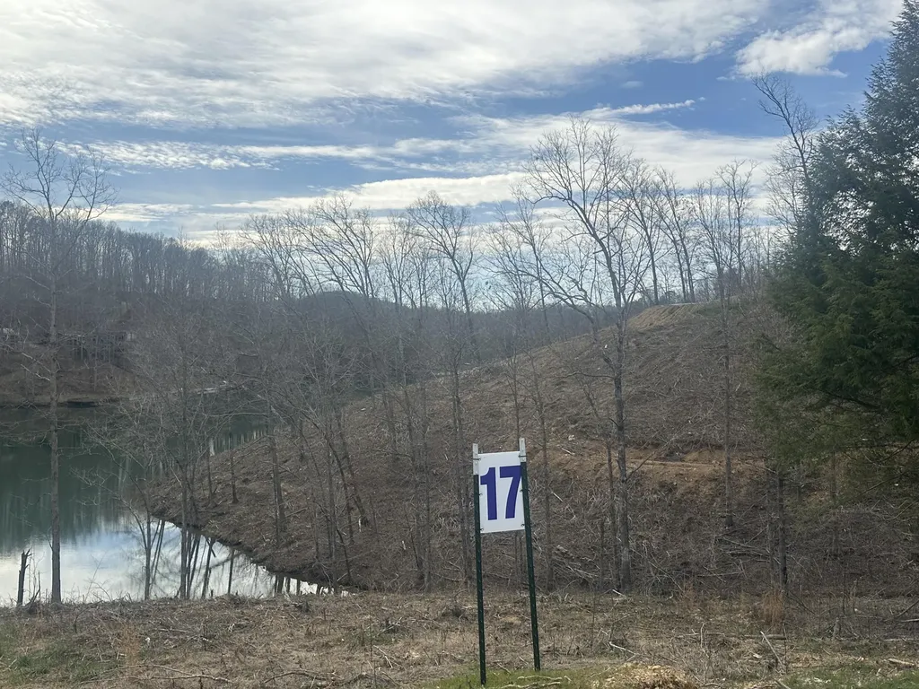 Lot 17 Sleepy Hollow Road East Bernstadt KY 40729