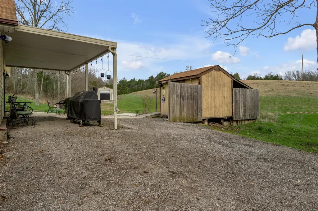 1540 Scaffold Lick Creek Road Berry KY 41003