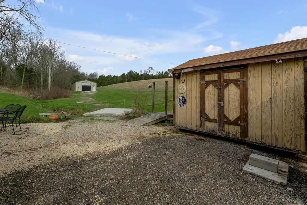 1540 Scaffold Lick Creek Road Berry KY 41003