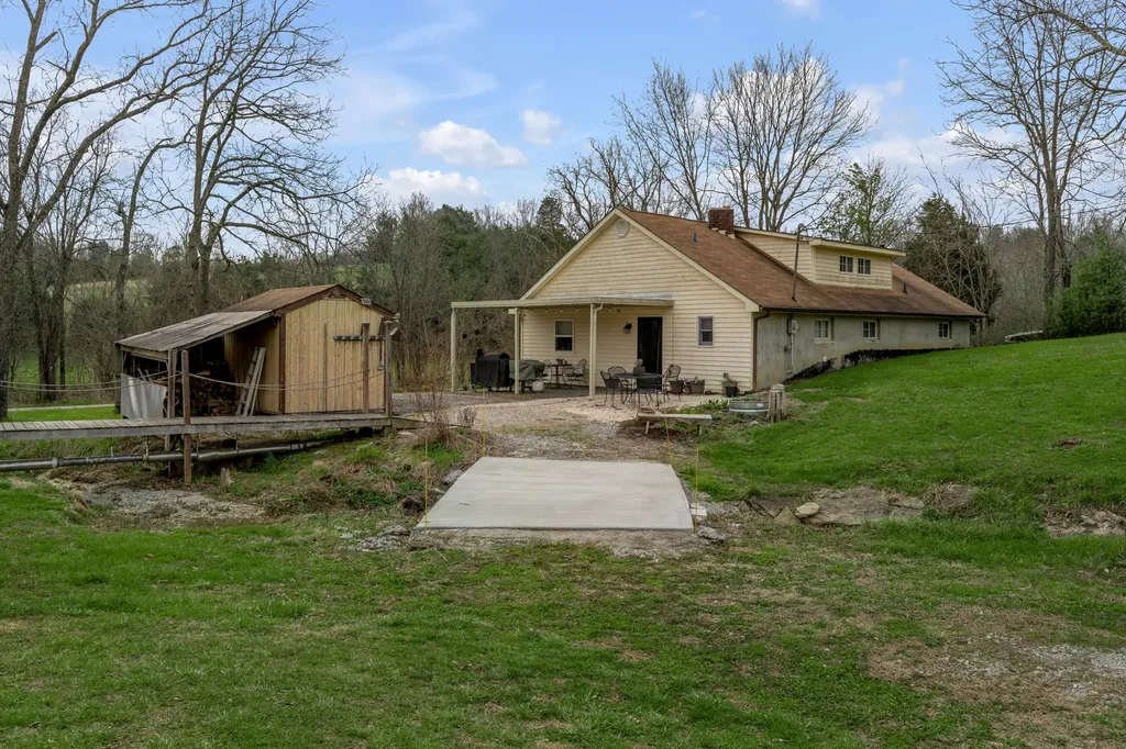 1540 Scaffold Lick Creek Road Berry KY 41003