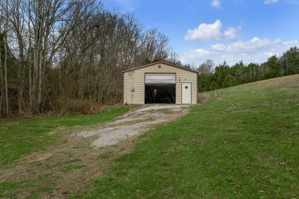 1540 Scaffold Lick Creek Road Berry KY 41003