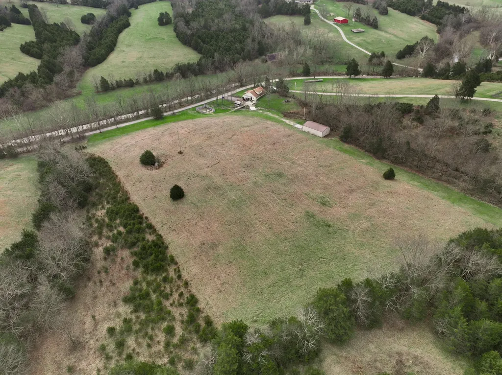 1540 Scaffold Lick Creek Road Berry KY 41003