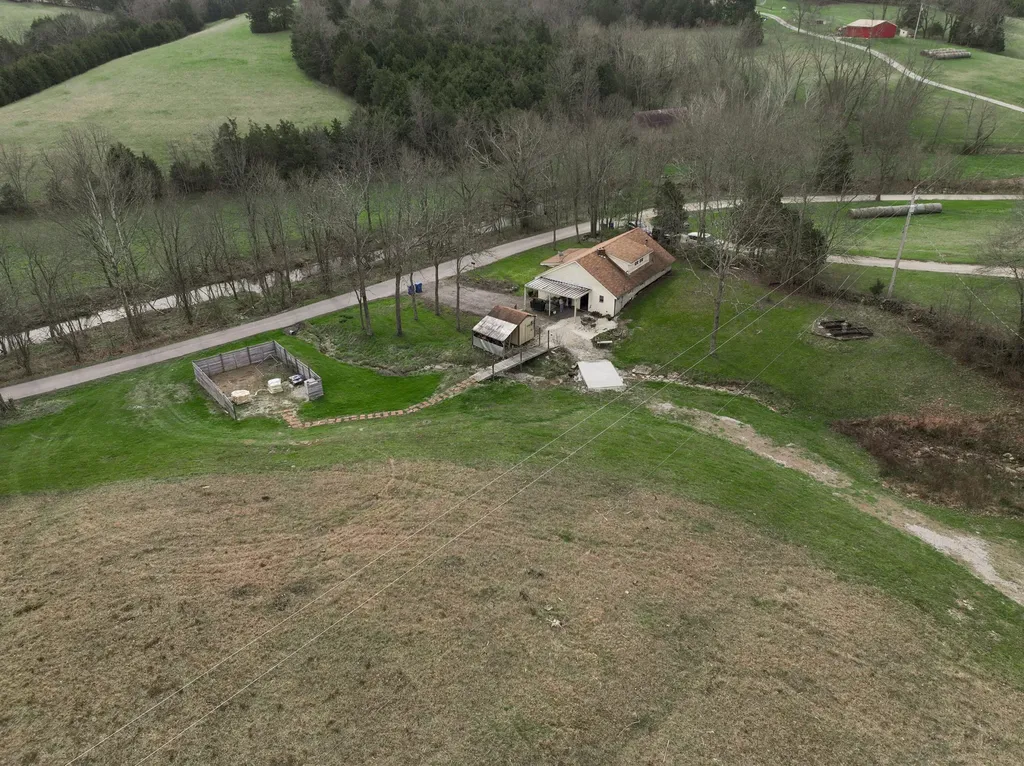 1540 Scaffold Lick Creek Road Berry KY 41003