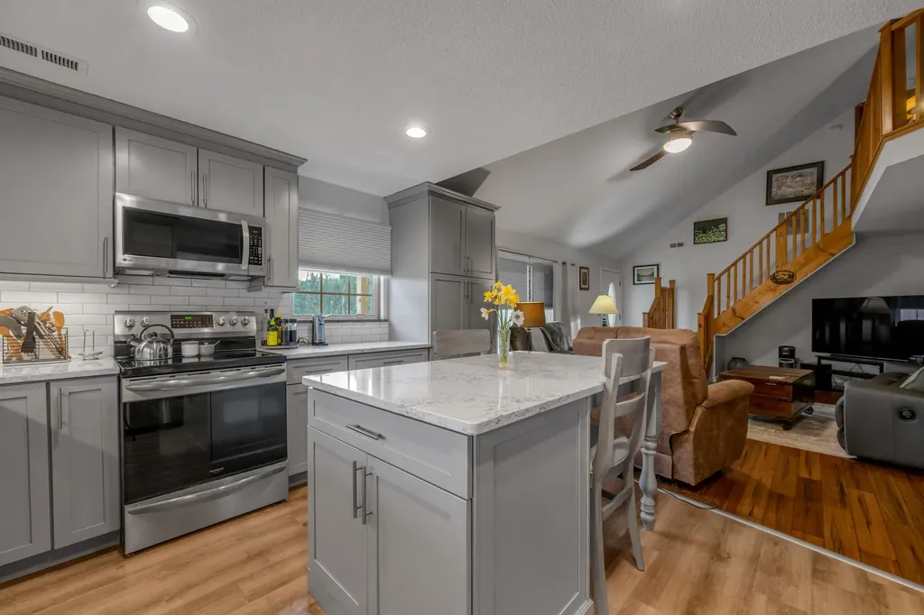 1540 Scaffold Lick Creek Road Berry KY 41003