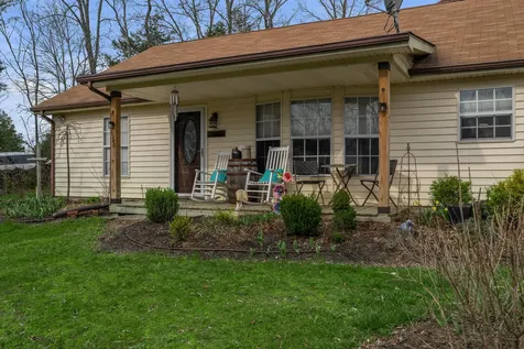 1540 Scaffold Lick Creek Road Berry KY 41003