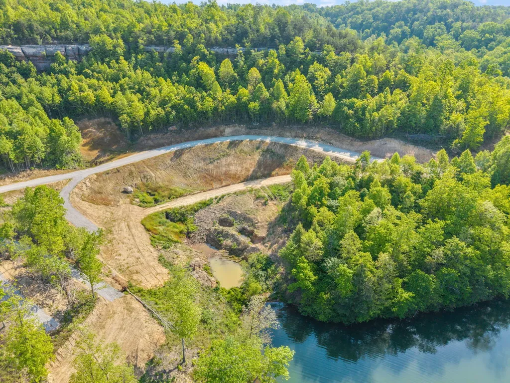 Lot 5 Sleepy Hollow Road East Bernstadt KY 40729