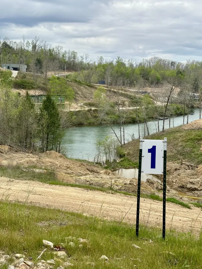 Lot 1 Sleepy Hollow Road East Bernstadt KY 40729