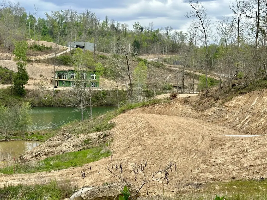 Lot 3 Sleepy Hollow Road East Bernstadt KY 40729