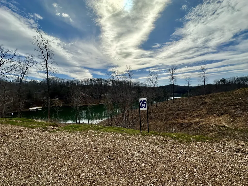 Lot 25 Sleepy Hollow Road East Bernstadt KY 40729