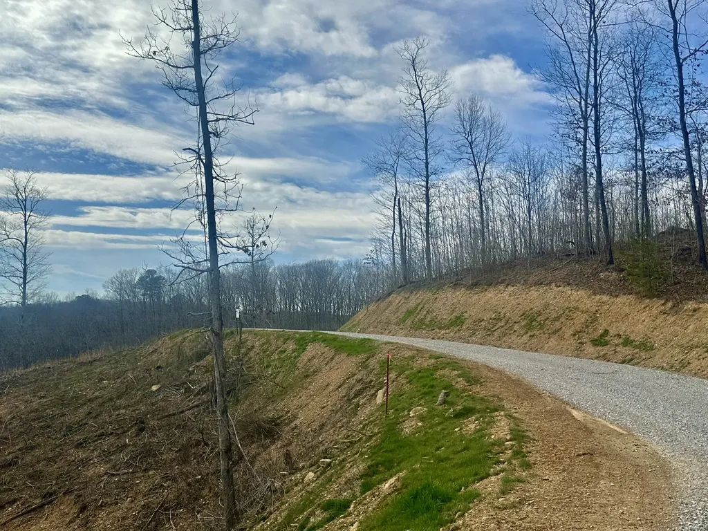 Lot 25 Sleepy Hollow Road East Bernstadt KY 40729