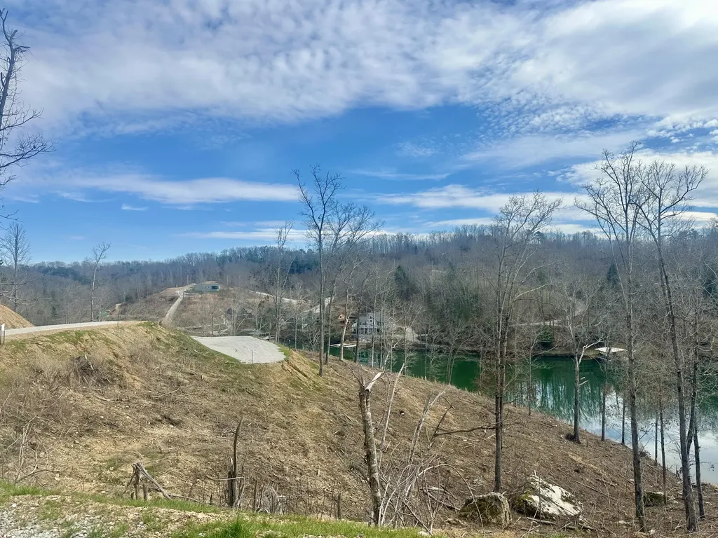 Lot 25 Sleepy Hollow Road East Bernstadt KY 40729