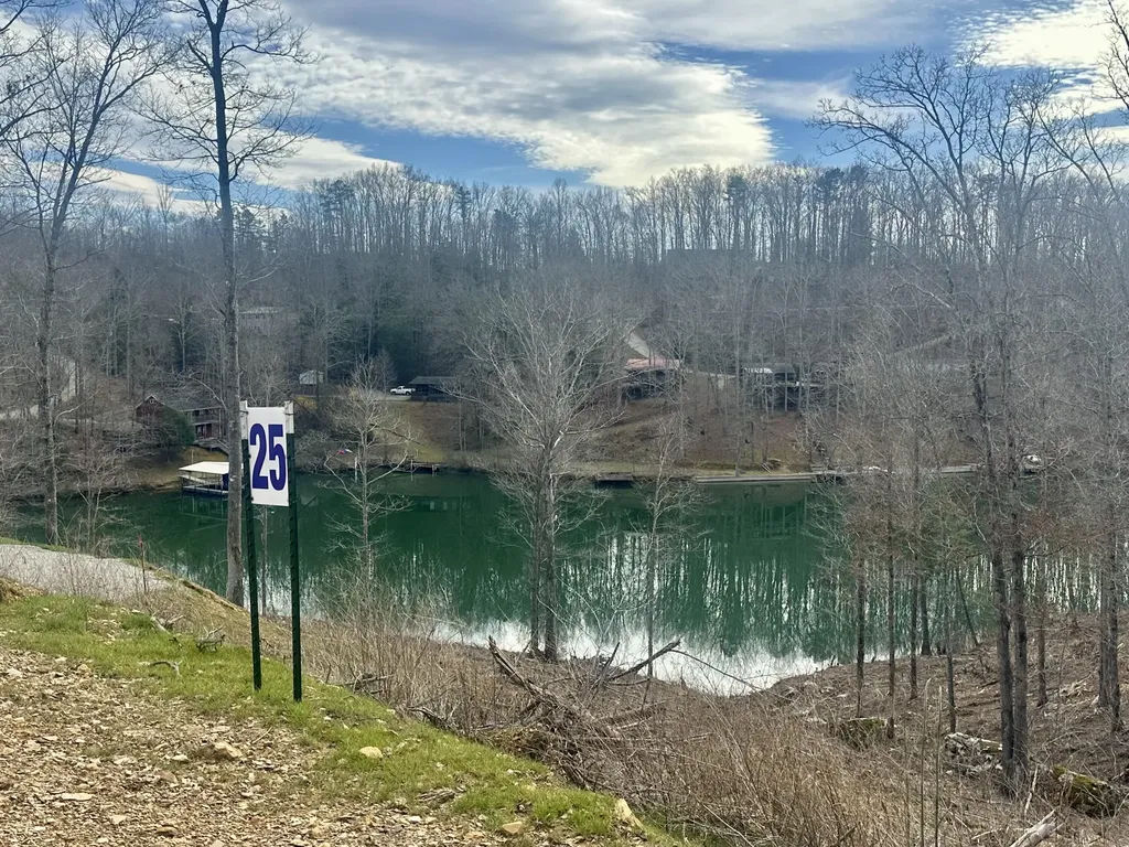Lot 25 Sleepy Hollow Road East Bernstadt KY 40729