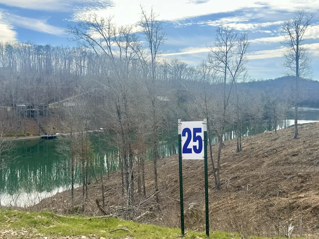 Lot 25 Sleepy Hollow Road East Bernstadt KY 40729