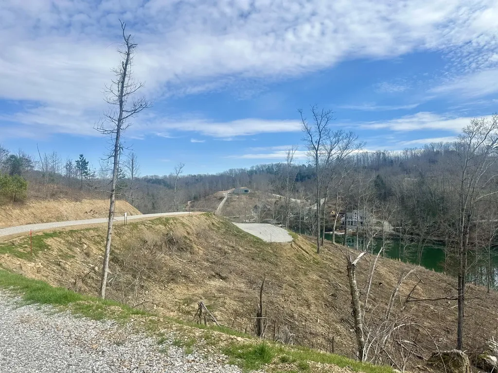 Lot 25 Sleepy Hollow Road East Bernstadt KY 40729