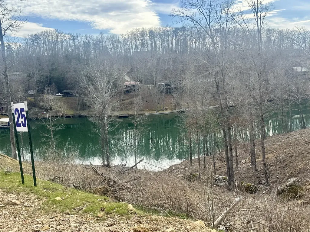 Lot 25 Sleepy Hollow Road East Bernstadt KY 40729