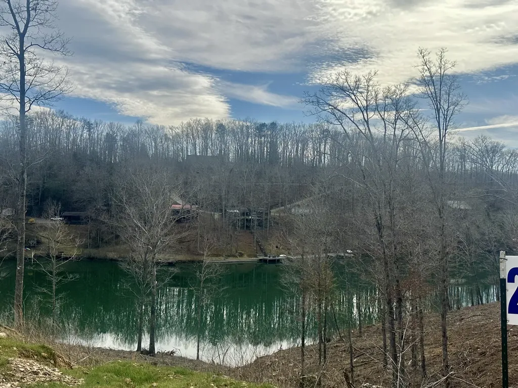 Lot 25 Sleepy Hollow Road East Bernstadt KY 40729