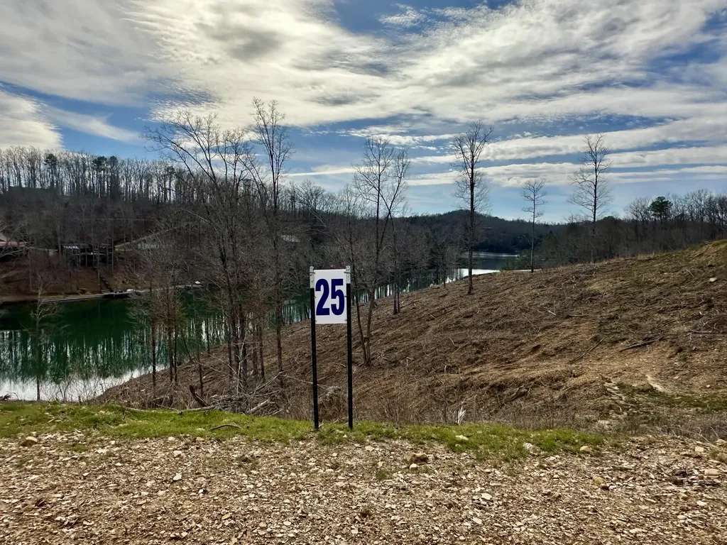 Lot 25 Sleepy Hollow Road East Bernstadt KY 40729