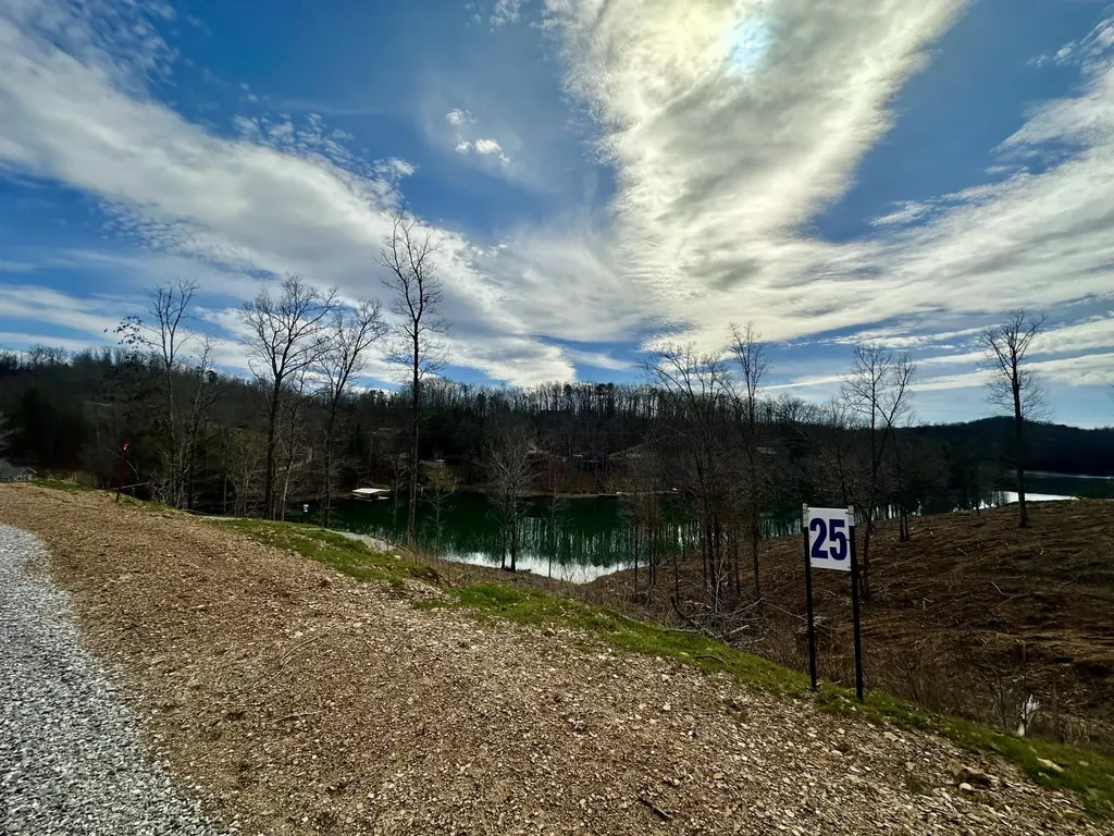 Lot 25 Sleepy Hollow Road East Bernstadt KY 40729