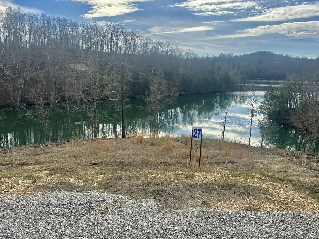 Lot 27 Sleepy Hollow Road East Bernstadt KY 40729