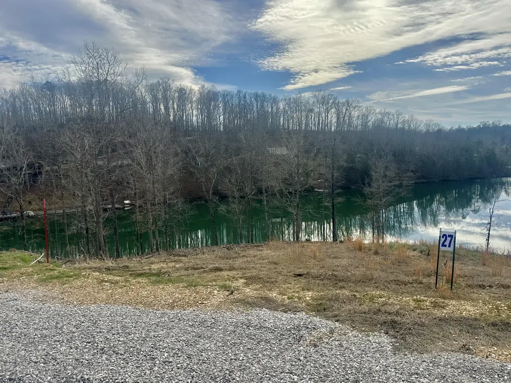 Lot 27 Sleepy Hollow Road East Bernstadt KY 40729