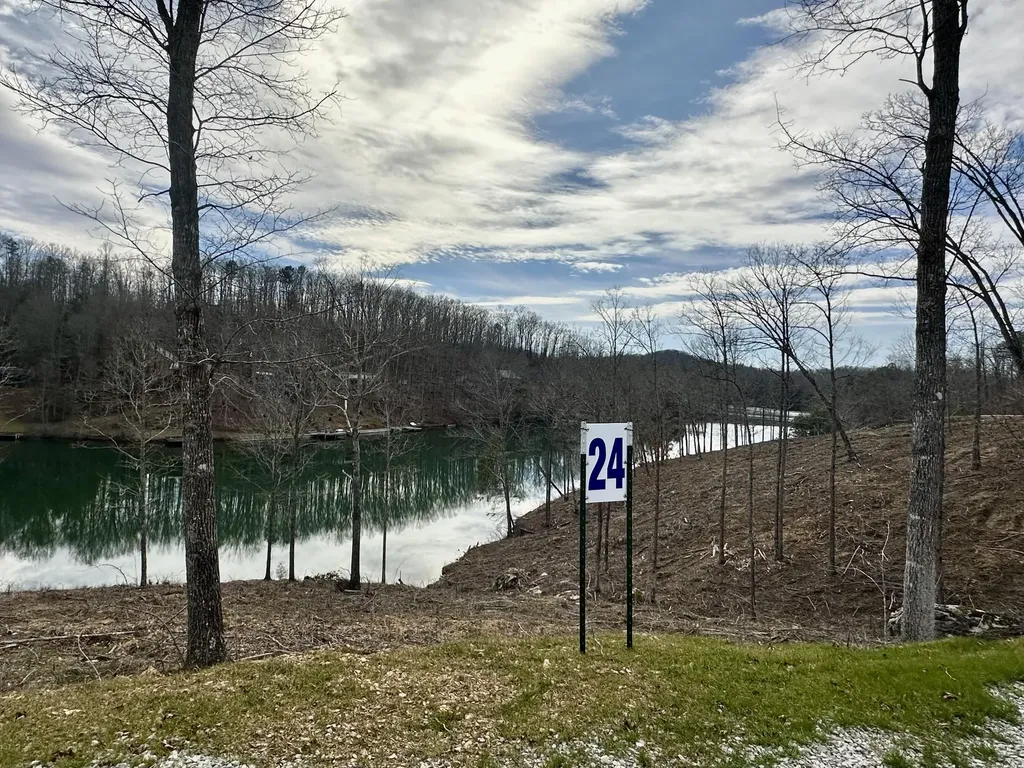Lot 24 Sleepy Hollow Road East Bernstadt KY 40729