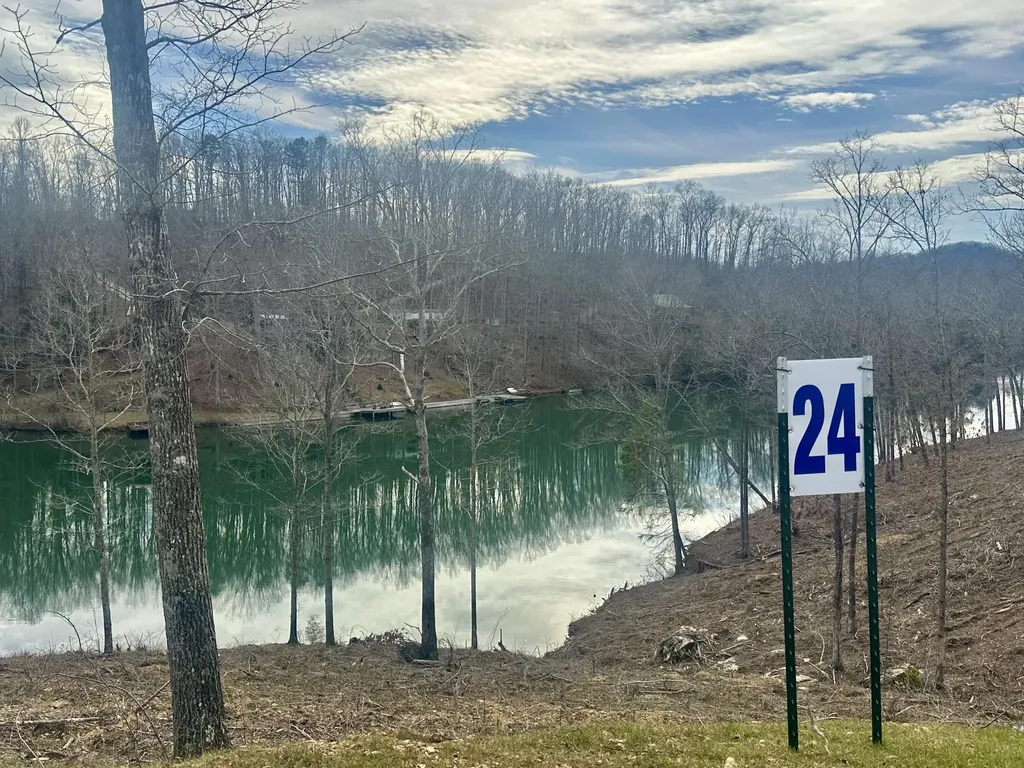 Lot 24 Sleepy Hollow Road East Bernstadt KY 40729