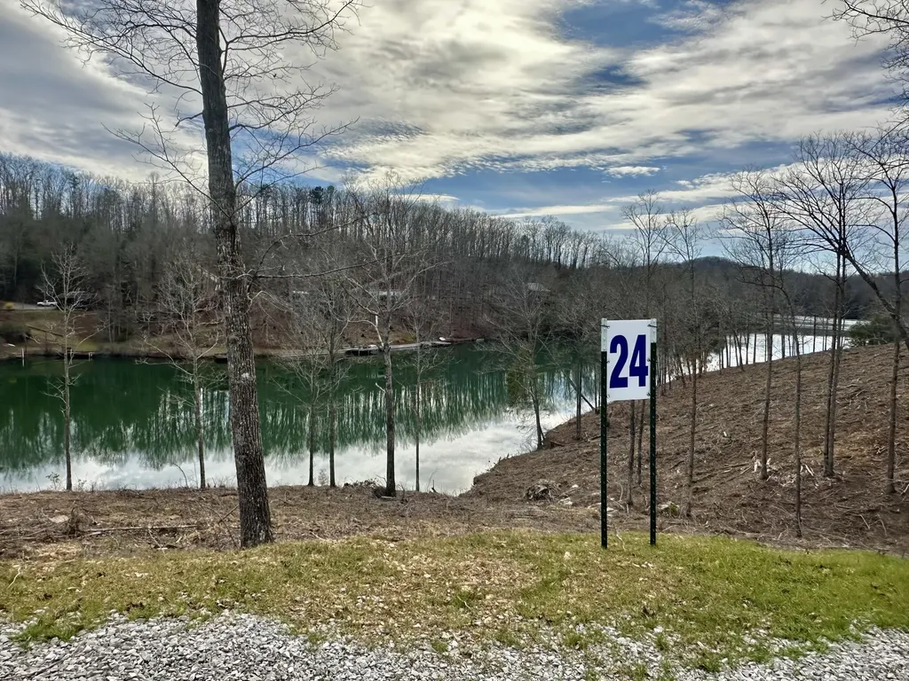 Lot 24 Sleepy Hollow Road East Bernstadt KY 40729