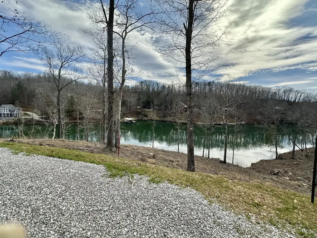 Lot 24 Sleepy Hollow Road East Bernstadt KY 40729