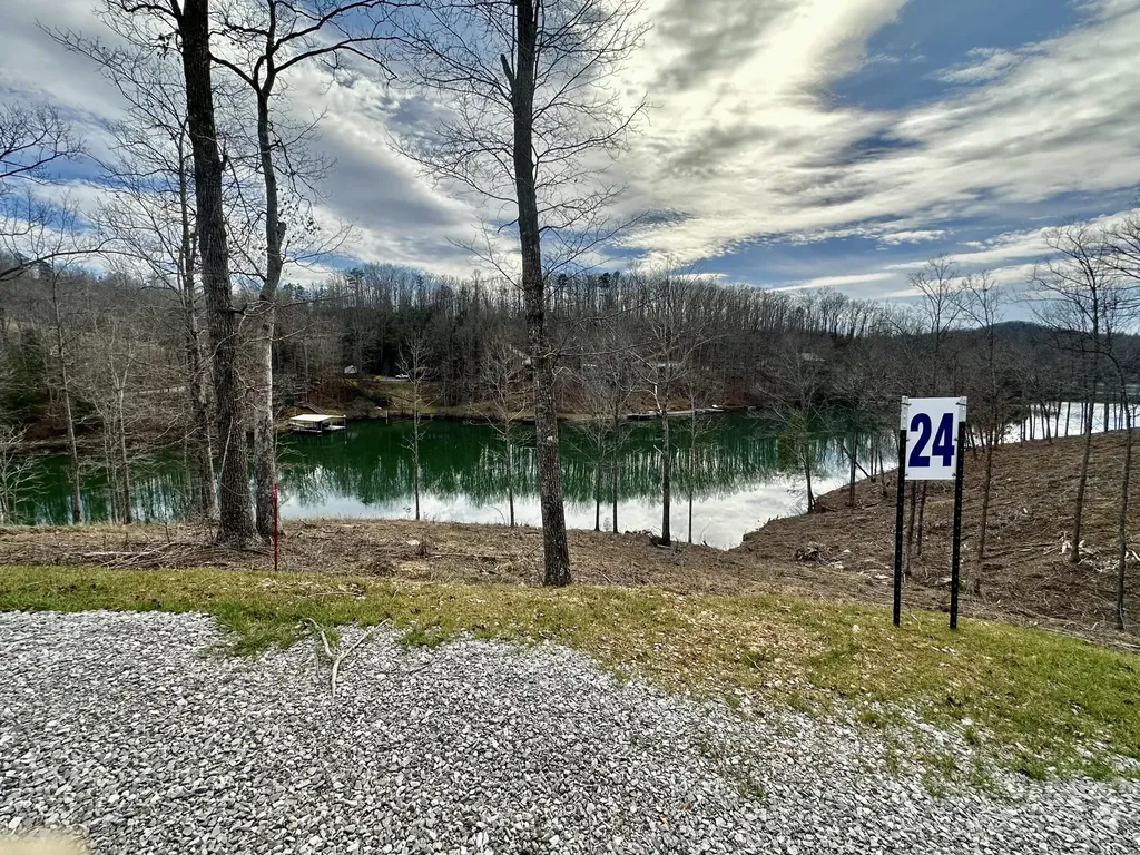 Lot 24 Sleepy Hollow Road East Bernstadt KY 40729