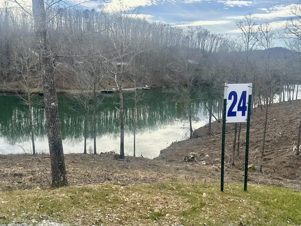 Lot 24 Sleepy Hollow Road East Bernstadt KY 40729