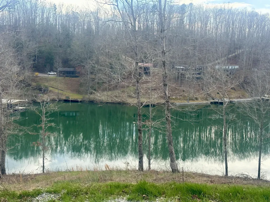 Lot 23 Sleepy Hollow Road East Bernstadt KY 40729