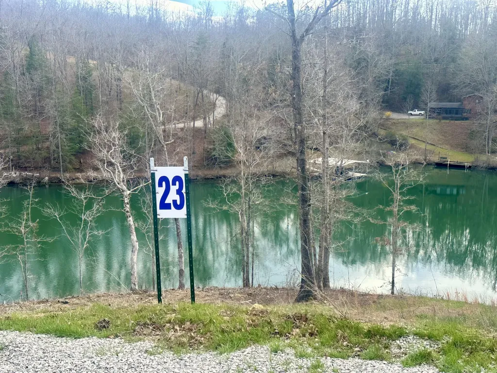 Lot 23 Sleepy Hollow Road East Bernstadt KY 40729